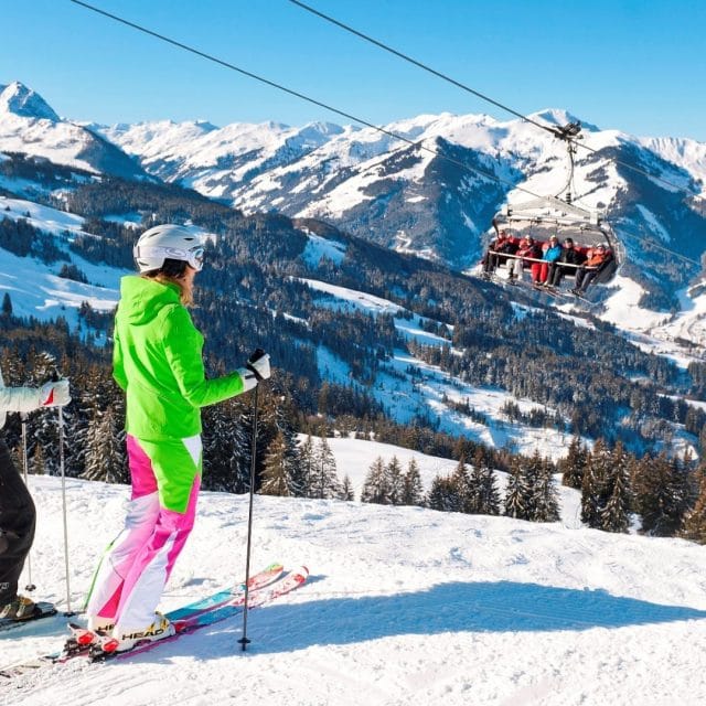skifahrerinnen skigebiet kirchberg kitzbuehel