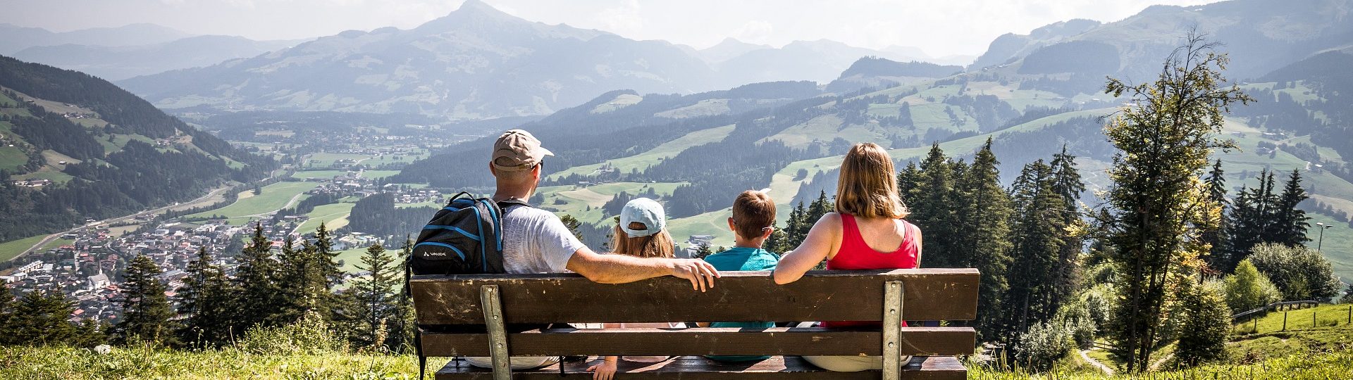 sommer wandern familie ausblick