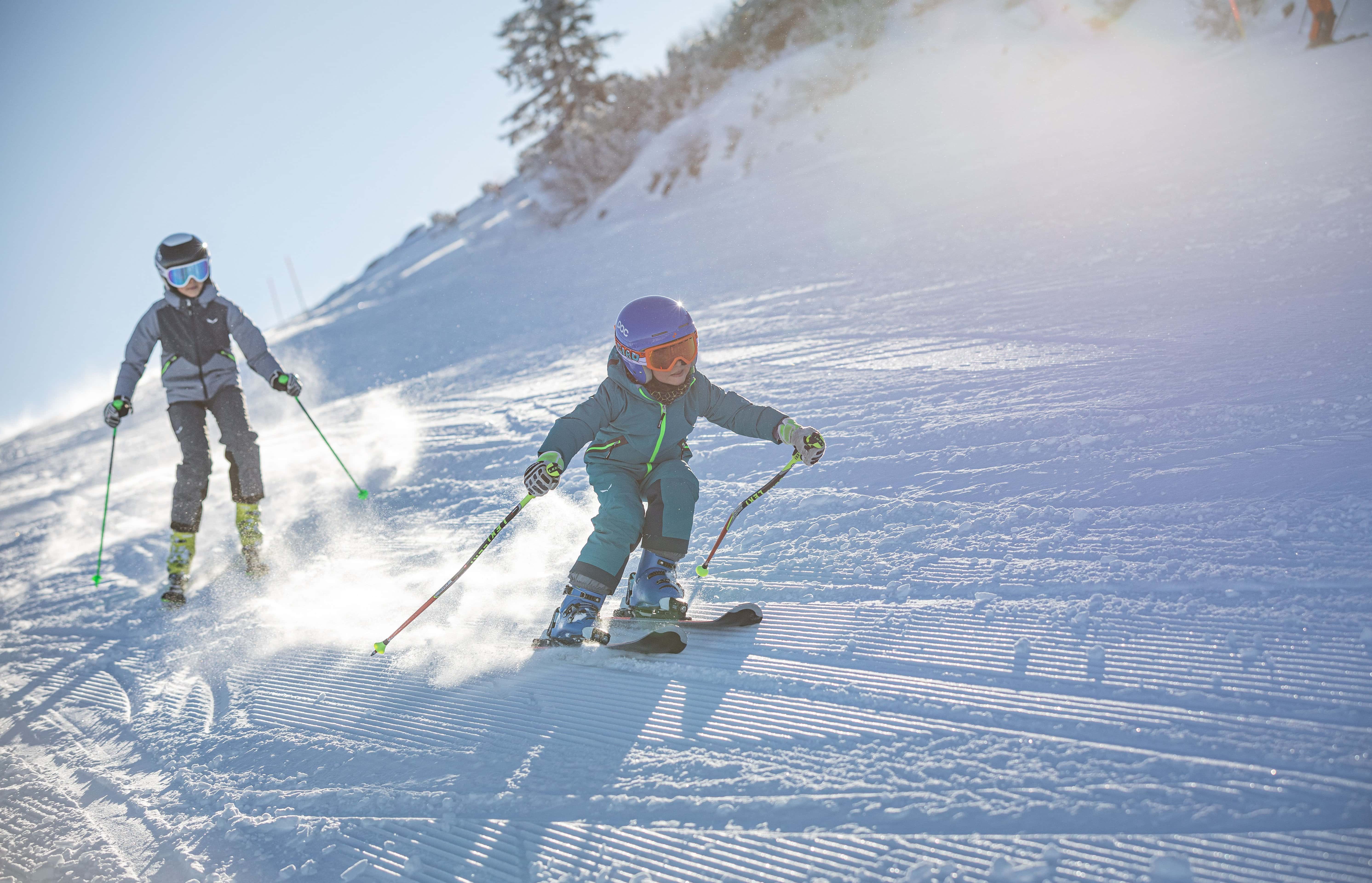 skifahren winter kitzbueheleralpen tirol familie 2